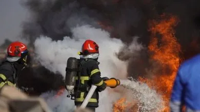 مهار حریق پسماند گلابگیری در جاده مشهداردهال کاشان